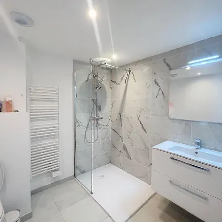 Avec Vue Panoramique Sur La *