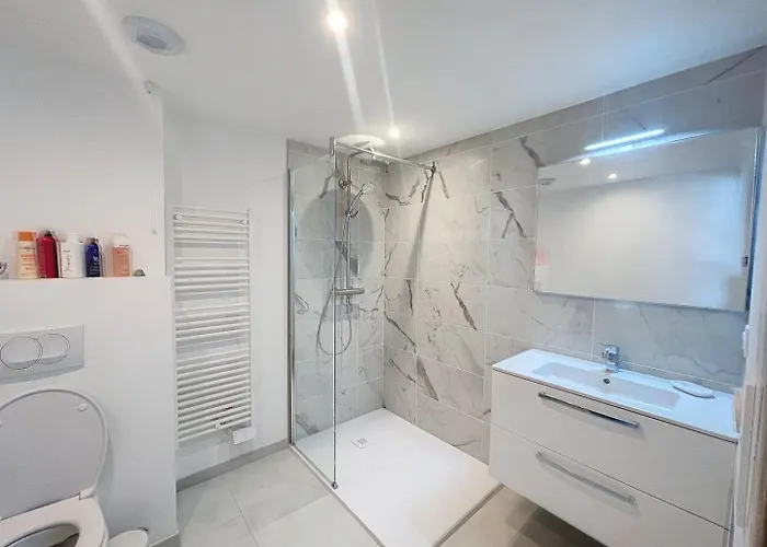 Avec Vue Panoramique Sur La *